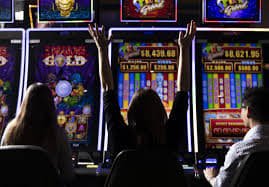 cuan22 Aplikasi tampilan ratusan pilihan permainan slot tembak ikan bingo dan taruhan olahraga